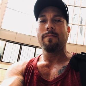 Meet your Posher, Lawrence